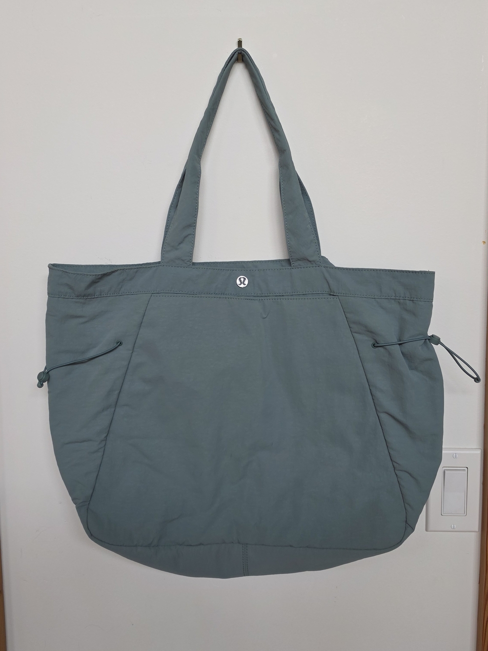 Lulu Lemon 18L Side Sinch Shopping Tote Bag - Picture 3 of 10